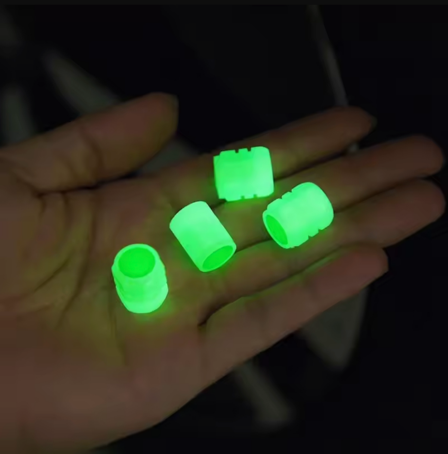 4 buc. Capace de supapă luminoase cu logo auto (Compatibile universal)